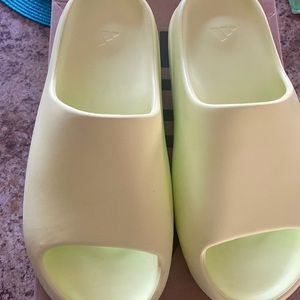 Size 11 Yeezy Glow Green Slide